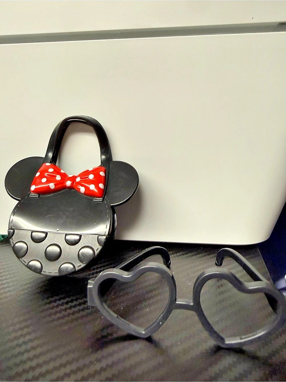 Disney ily 4EVER Minnie Mouse Purse and Heart Sunglasses Set Heart Sunglasses